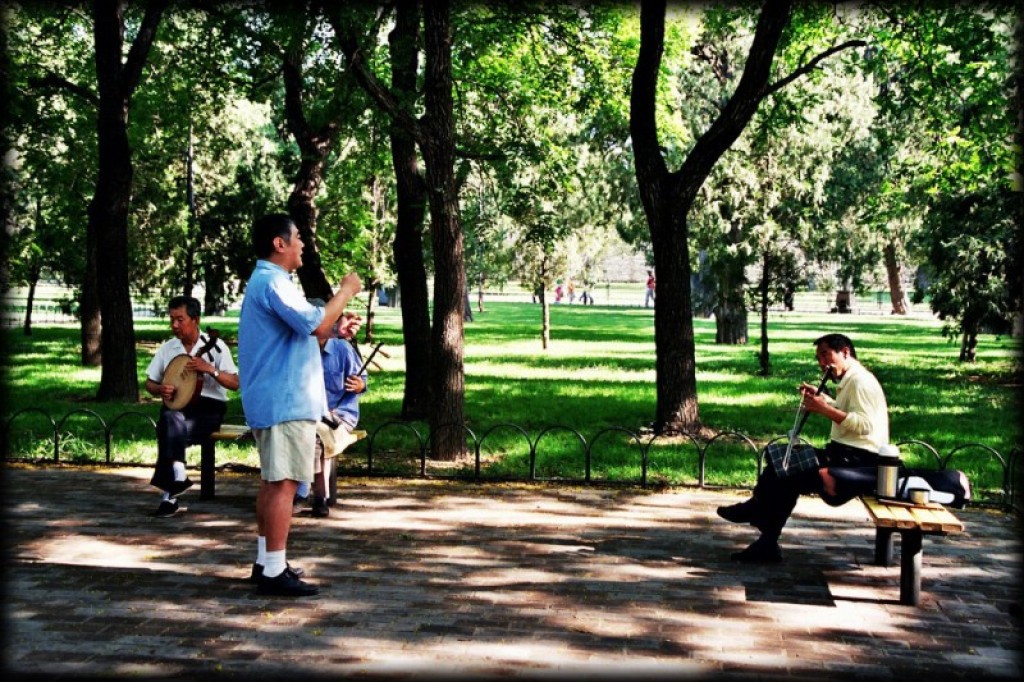 Many musicians come to the park to practice.  This instrument is called "Er Hu" and is apparently quite difficult to play.
